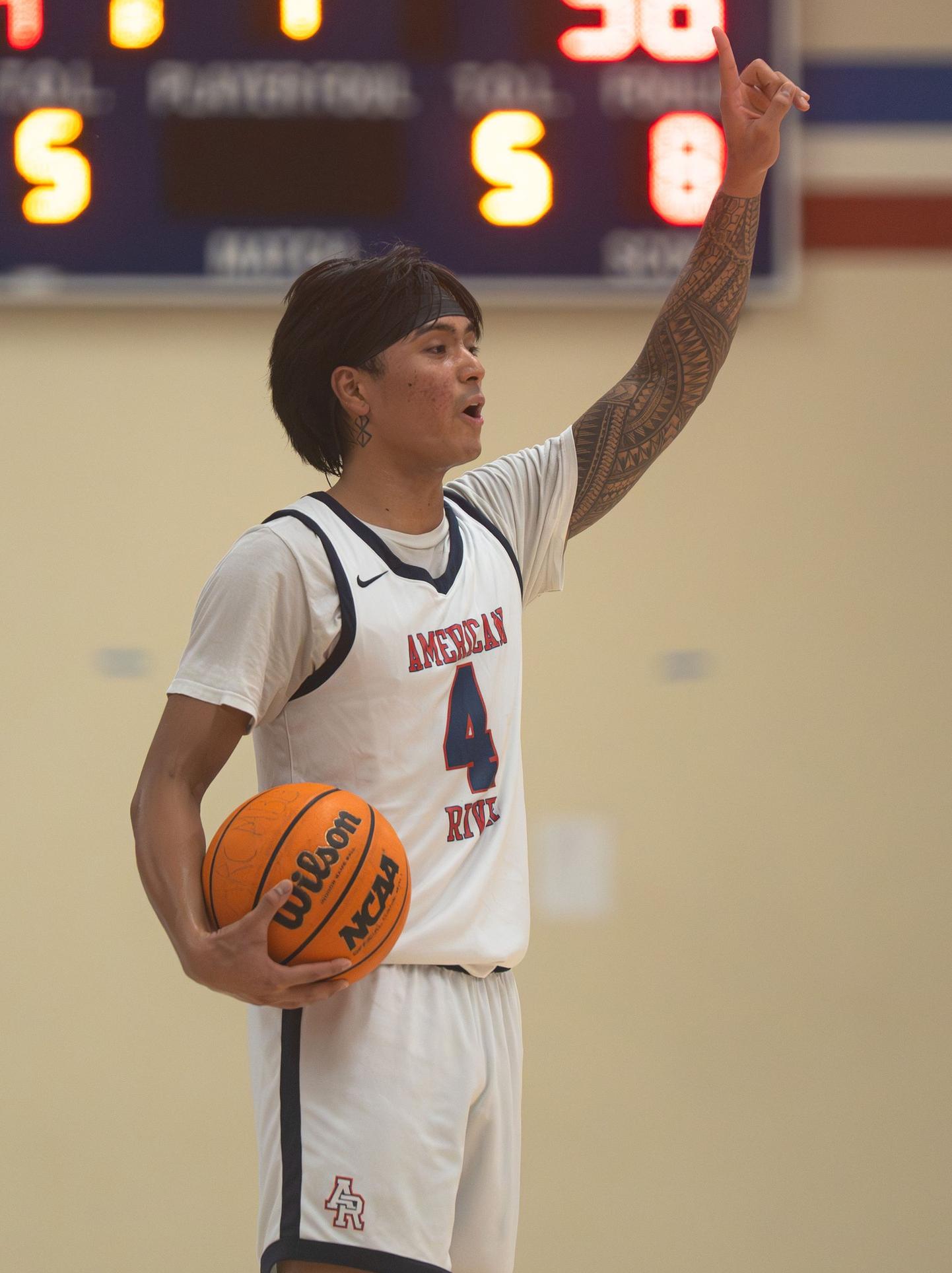 Beavers Men&rsquo;s Basketball Split at Cabrillo to Open Season