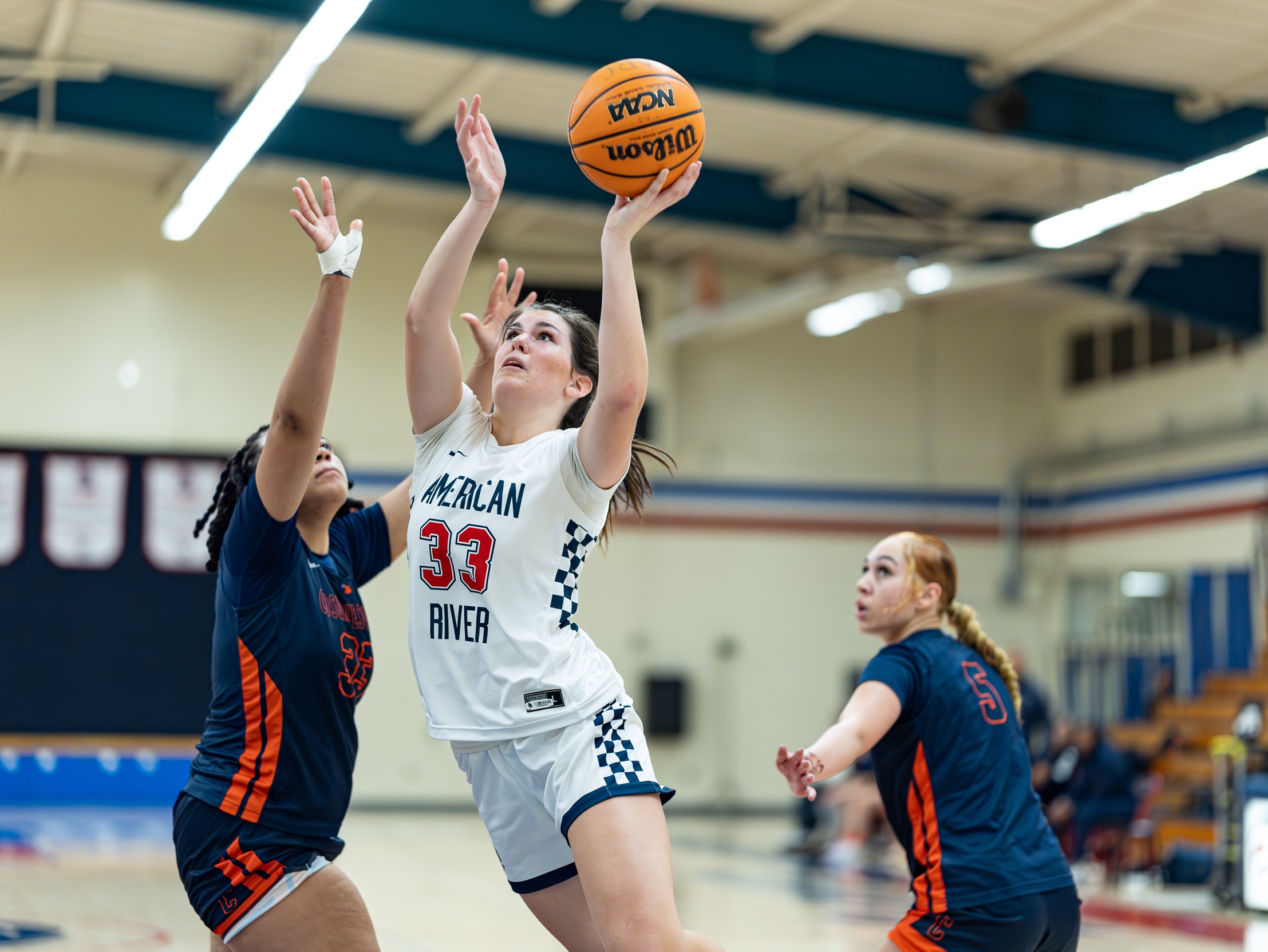 Women's Basketball Drops Home Game Against Cosumnes River College