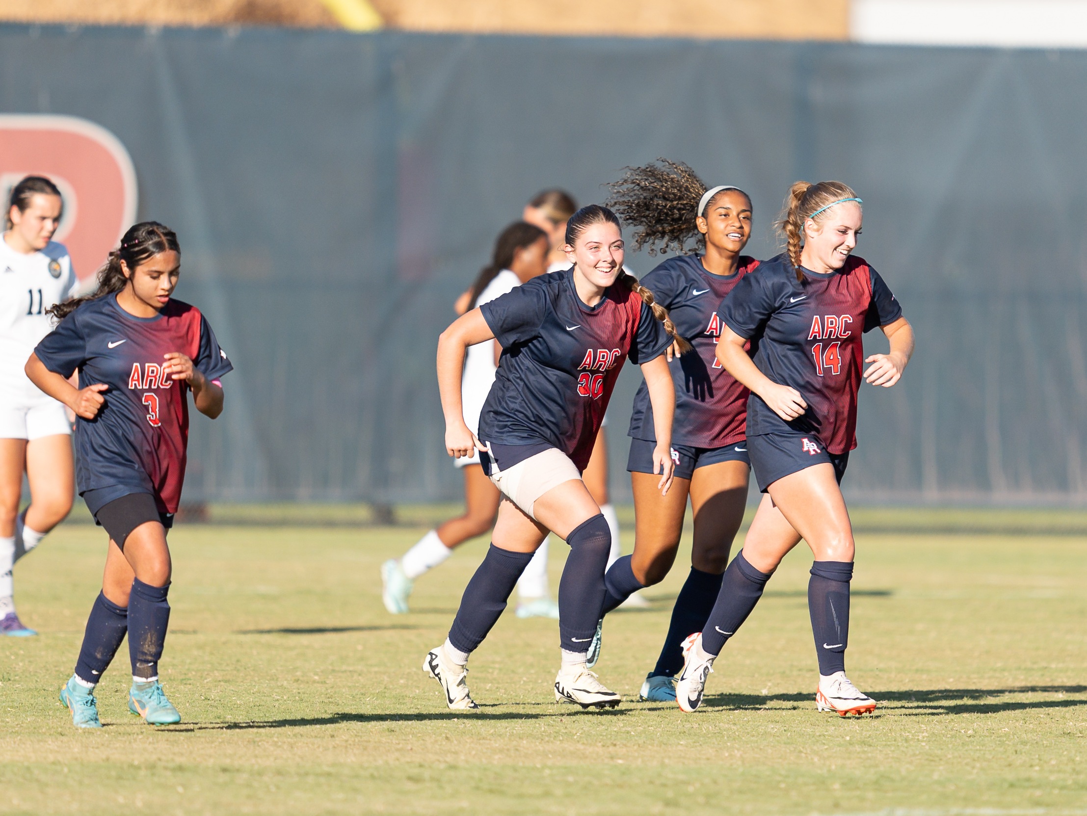 Women's Soccer Goes On The Road and Ties Lemoore College